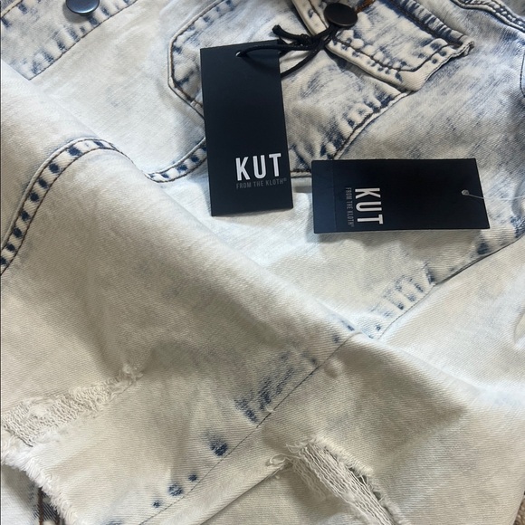 😊👖💙🥶Kut from the Kloth Light Wash Denim Jacket - Picture 13 of 13